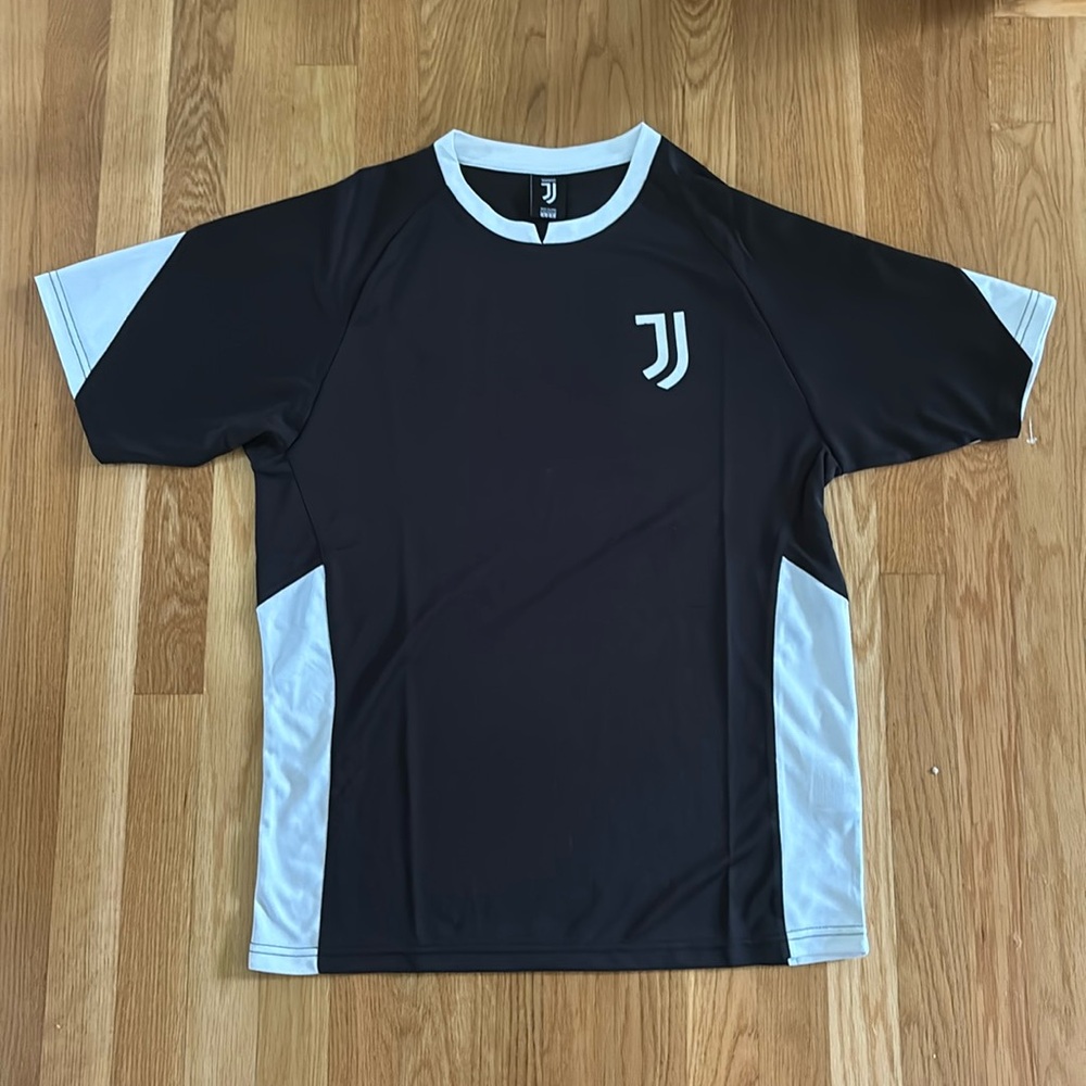 Men’s L Juventus jersey tee